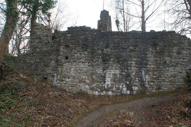 Binnenmauer zwischen Kapelle L2 und Dürnitz (Wächterstube) H2
